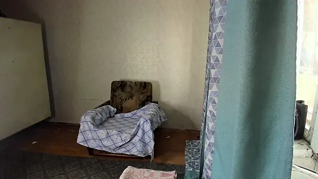 Snapshot of elis_gabbi chatting on 04.13.26 elis gabbi online show from 04.13.26