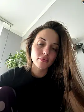 AmiLavs online show from 12.21.25