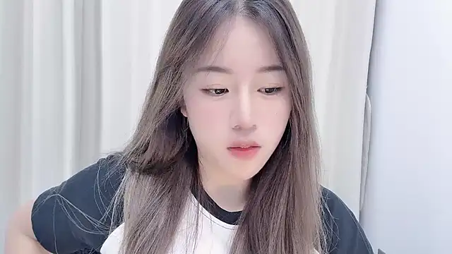 chloe-01 online show from 12.03.24