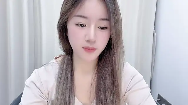 chloe-01 online show from 12.06.24