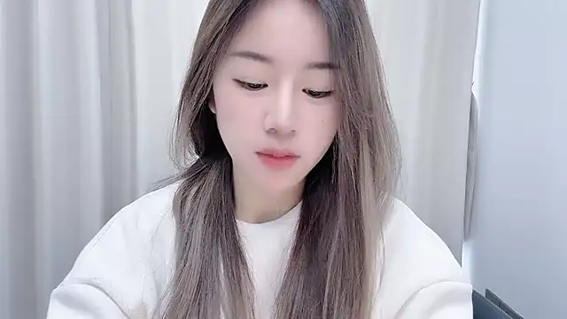 chloe-01 online show from 12.07.24