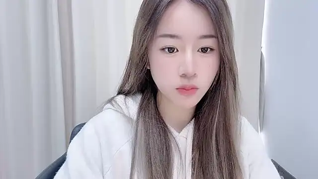 chloe-01 online show from 12.29.24