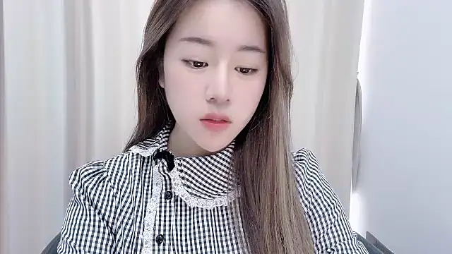 chloe-01 online show from 01.12.25