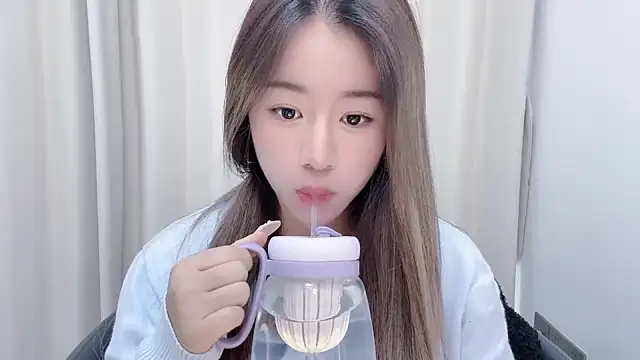 chloe-01 online show from 01.21.25