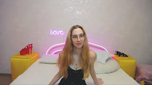 KlaryBrait online show from 02.24.25