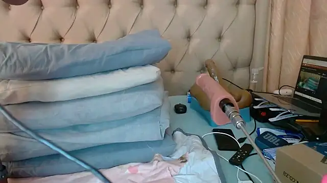 QUEENSHEBAxx01 online show from 06.20.26