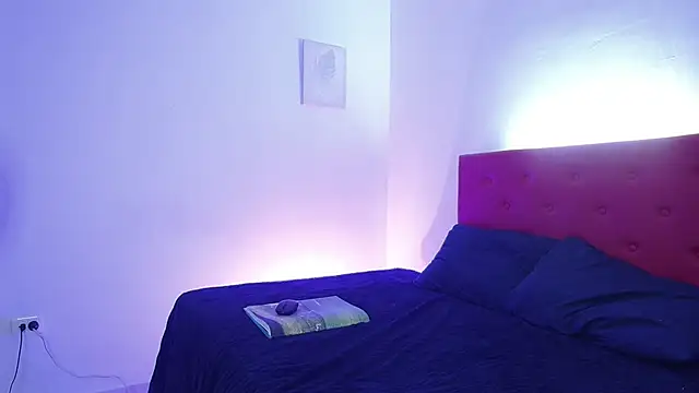 issa kitty online show from 12.17.24