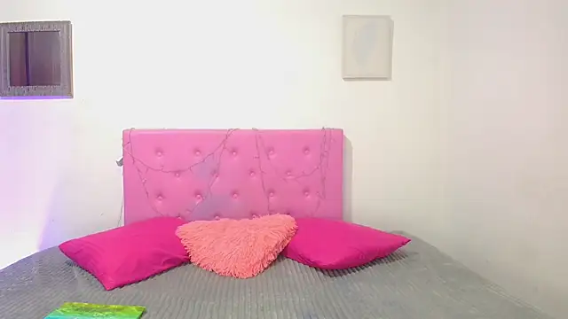 issa kitty online show from 02.01.25