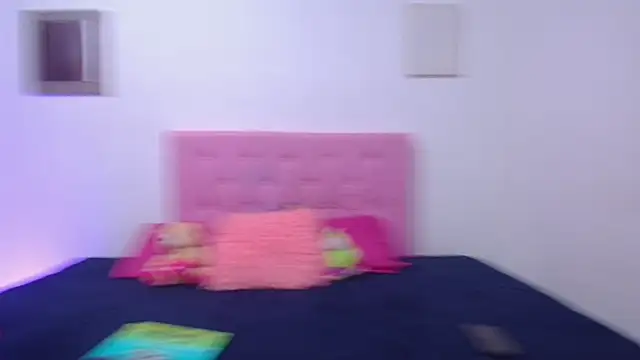 issa kitty online show from 03.04.25