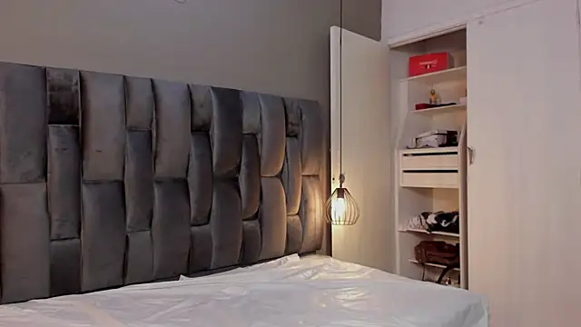 Lorena Vieira  online show from 02.08.25
