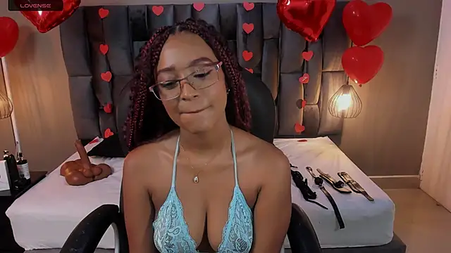 Lorena Vieira  online show from 02.12.25