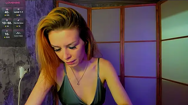 Snapshot of the_perfectgirl chatting on 09.22.25 the perfectgirl online show from 09.22.25