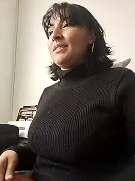 Snapshot of Pauilina chatting on 12.19.24 Pauilina online show from 12.19.24