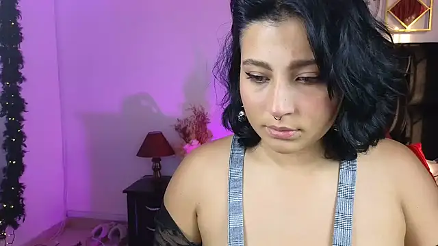 Snapshot of Pauilina chatting on 01.14.25 Pauilina online show from 01.14.25