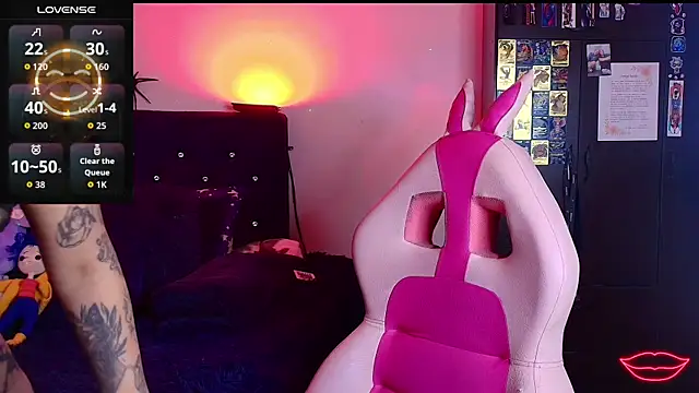 Snapshot of Pauilina chatting on 10.15.25 Pauilina online show from 10.15.25