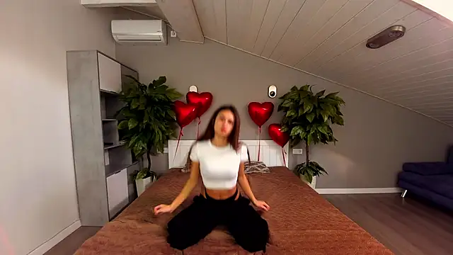 ValeryRoyale online show from 02.18.25