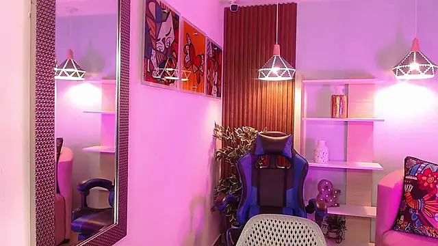 Dalila Sky online show from 09.23.25