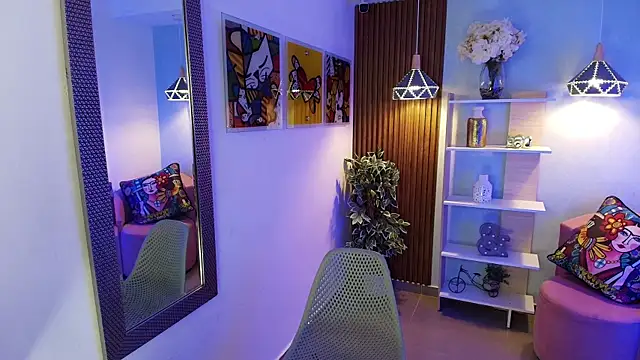 Dalila Sky online show from 11.04.25