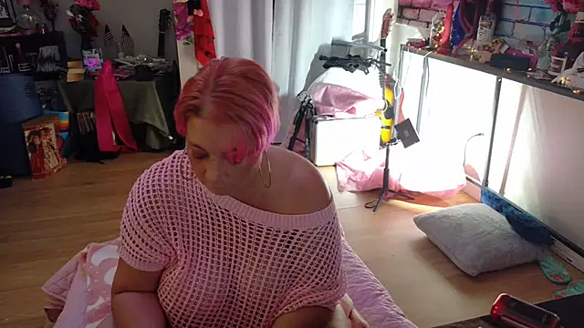 Luna1984 online show from 09.23.25