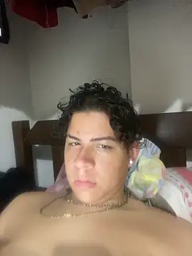 Snapshot of MasteredOpossum chatting on 11.02.25 MasteredOpossum online show from 11.02.25