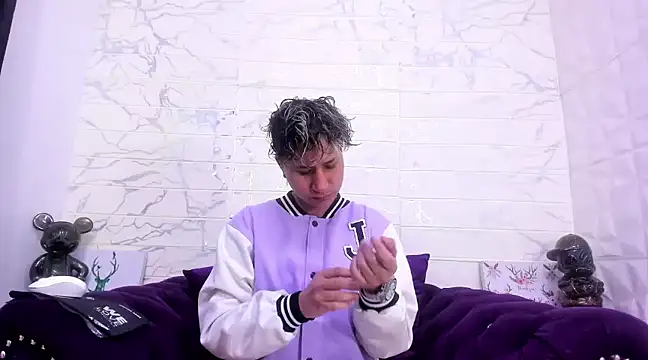 Im Milan Rs online show from 01.27.25