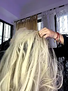 HannaSmiith online show from 10.22.25