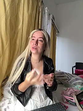 HannaSmiith online show from 11.04.25