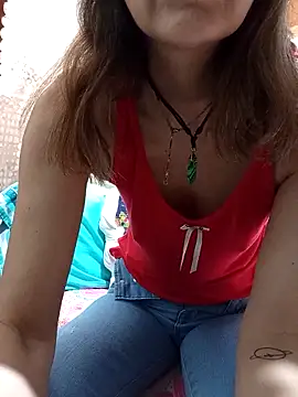 Snapshot of NanitaFun chatting on 10.03.25 NanitaFun online show from 10.03.25