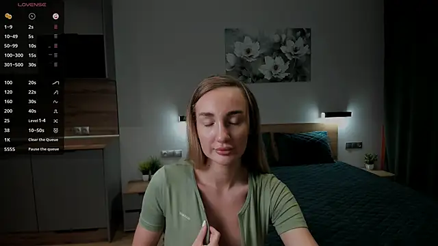 chloewallace online show from 03.18.25