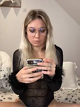 carlaaa online show from 10.30.25