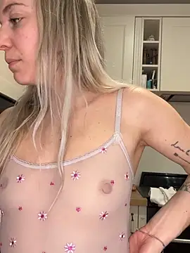 Snapshot of carlaaa chatting on 02.10.26 carlaaa online show from 02.10.26