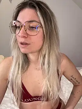 Snapshot of carlaaa chatting on 02.16.26 carlaaa online show from 02.16.26