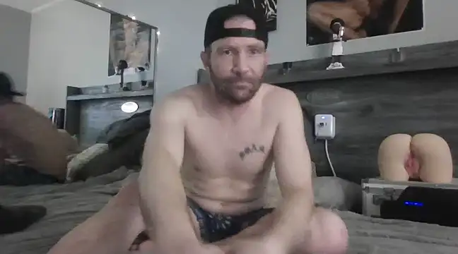 Snapshot of Edward_LongCock chatting on 01.21.25 Edward LongCock online show from 01.21.25