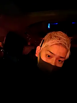 Snapshot of da--------i chatting on 02.04.25 da--------i online show from 02.04.25