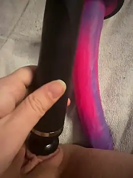 luisa1 online show from 12.17.25