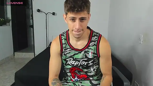 Snapshot of Jasperjoness chatting on 10.28.25 Jasperjoness online show from 10.28.25