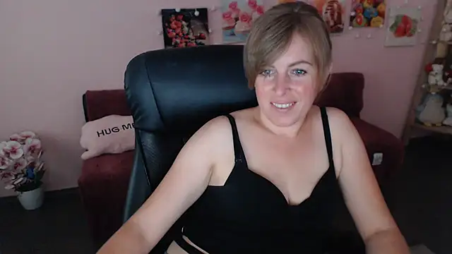 Snapshot of Hot_Milady chatting on 06.30.26 Hot Milady online show from 06.30.26