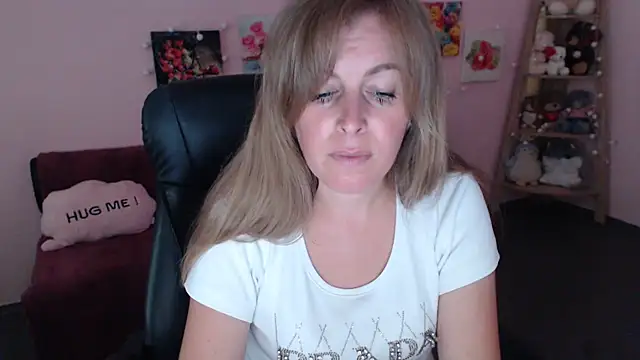 Snapshot of Hot_Milady chatting on 07.13.26 Hot Milady online show from 07.13.26