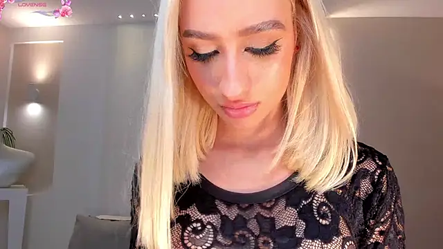 AntonellaHans  online show from 01.31.25