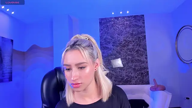 AntonellaHans  online show from 03.06.25