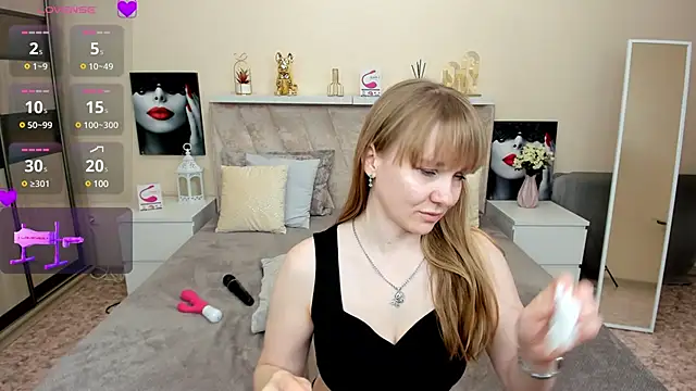 Snapshot of KattyPeachX chatting on 03.17.25 KattyPeachX online show from 03.17.25