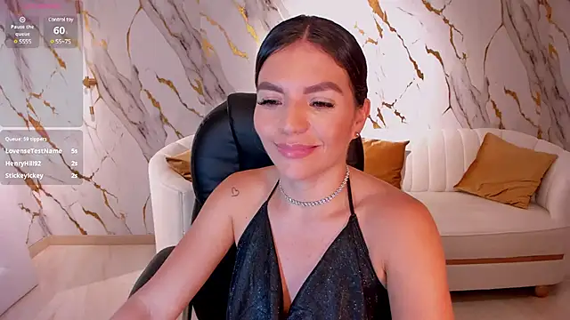Snapshot of ValeriaRoldanX chatting on 03.08.25 ValeriaRoldanX online show from 03.08.25