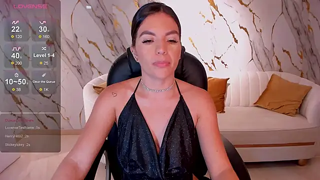 Snapshot of ValeriaRoldanX chatting on 03.08.25 ValeriaRoldanX online show from 03.08.25