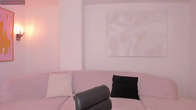 ValeriaRoldanX online show from 12.17.25