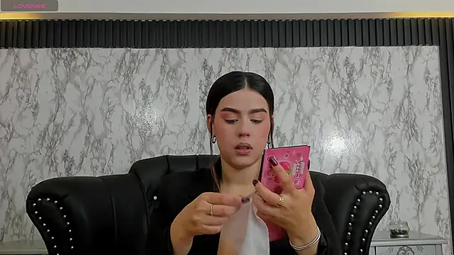 Miamontoya online show from 01.18.25