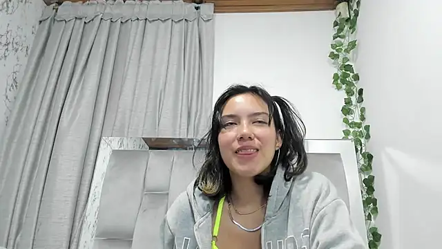 Snapshot of salome_Queenx chatting on 01.20.25 salome Queenx online show from 01.20.25