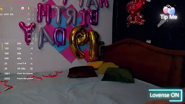 Snapshot of Lillianhot68 chatting on 02.18.25 Lillianhot68 online show from 02.18.25