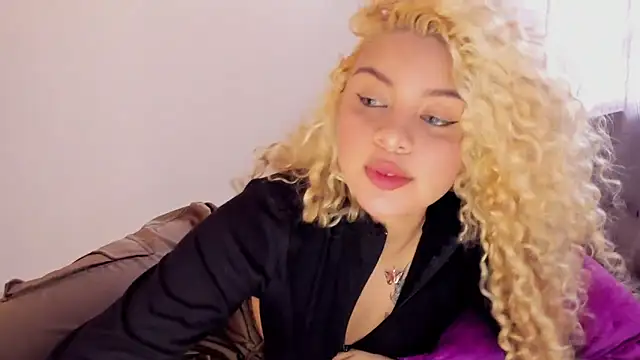 ScarlettDuran online show from 10.30.25