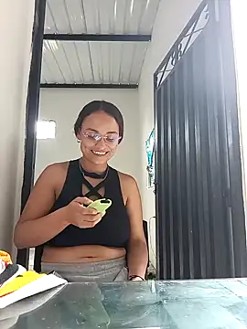 Snapshot of luna_hell chatting on 03.07.25 luna hell online show from 03.07.25