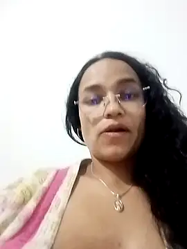 Snapshot of luna_hell chatting on 11.20.25 luna hell online show from 11.20.25